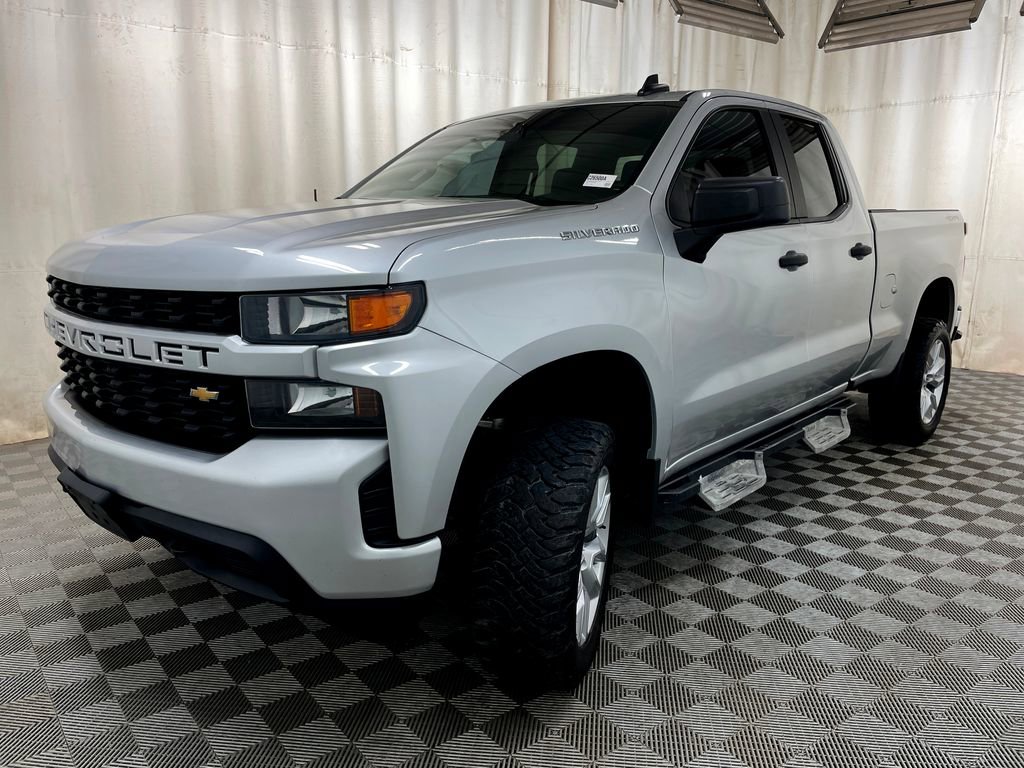 Used 2019 Chevrolet Silverado 1500 Custom w/ Custom Convenience Package AWD/4WD image 10
