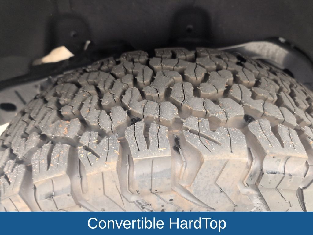 Used 2025 Ford Bronco Badlands image 23