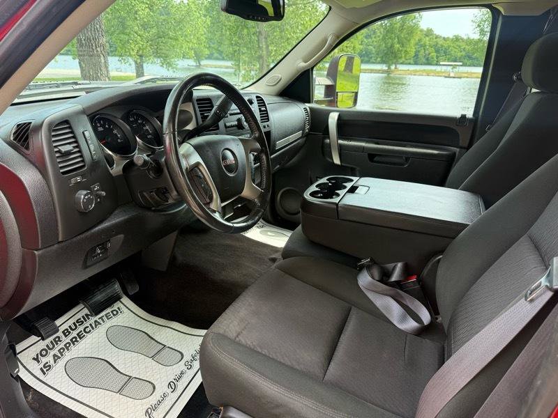 Used 2011 GMC Sierra 2500 SLE w/ SLE Preferred Package AWD/4WD image 15