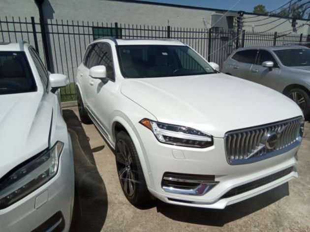 Used 2023 Volvo XC90 T8 Plus w/ Protection Package Premier image 3