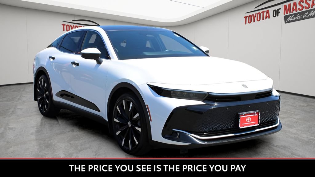 Used 2024 Toyota Crown Platinum AWD/4WD image 7