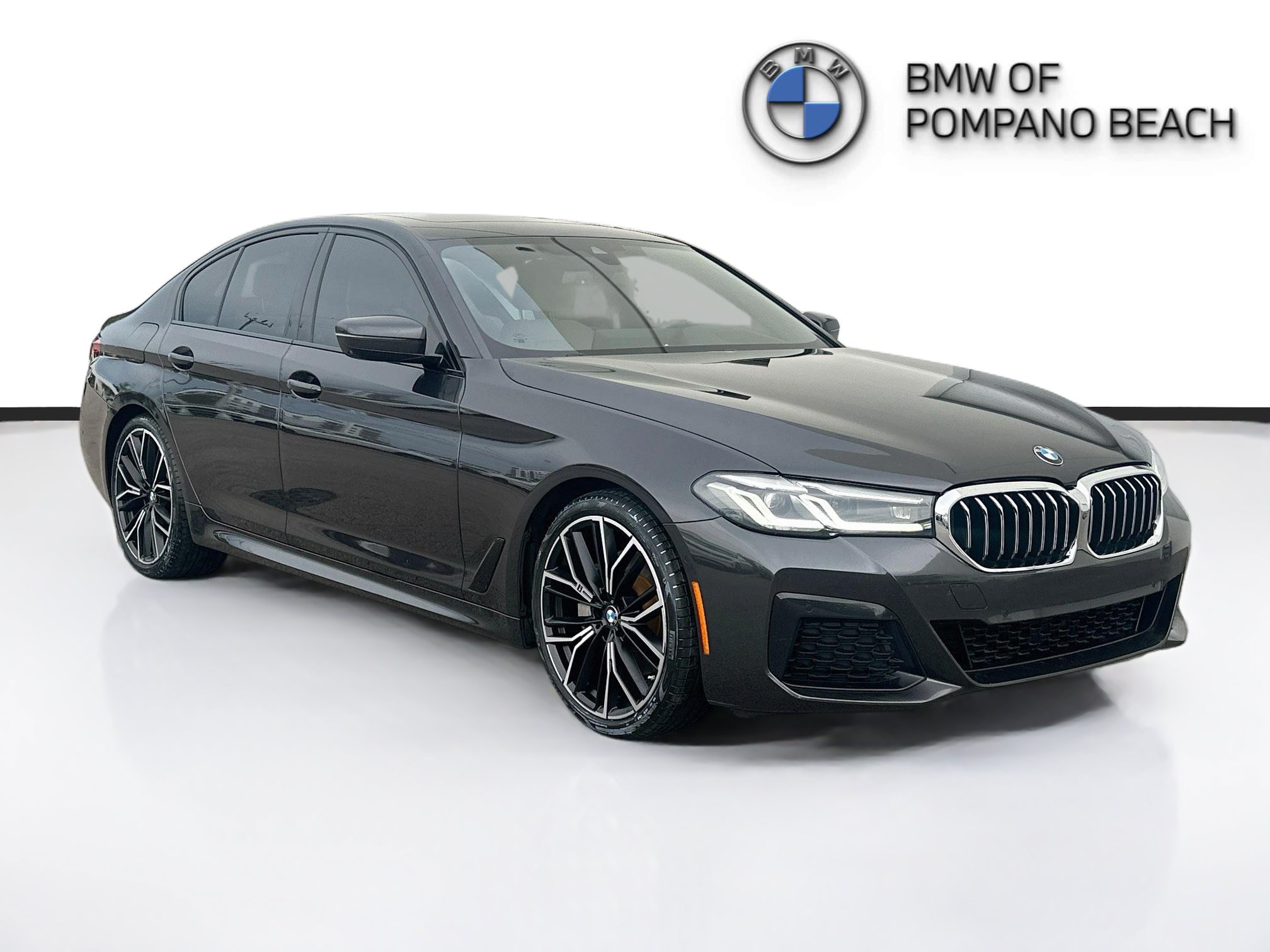 Used 2021 BMW 530i w/ M Sport Package RWD image 1