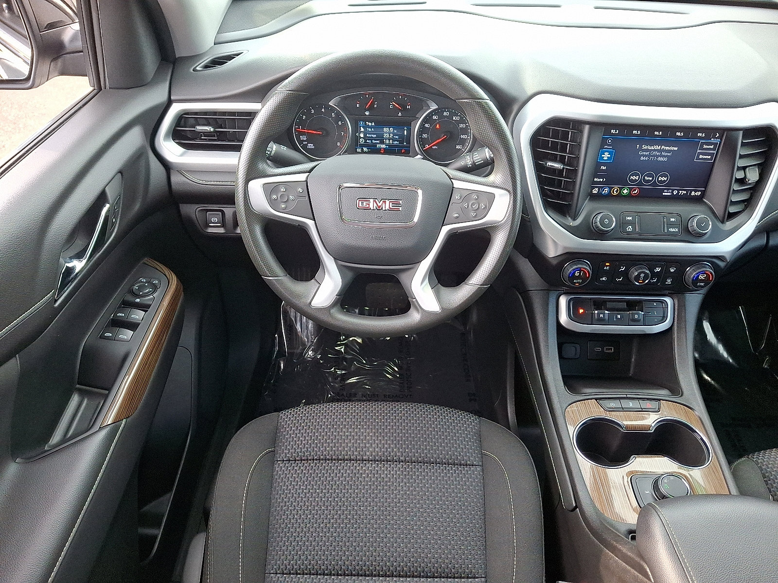 Used 2023 GMC Acadia SLE image 12