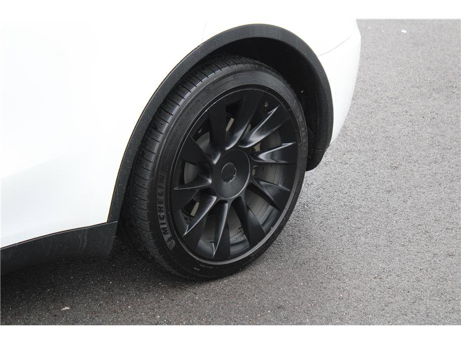 Used 2020 Tesla Model Y Long Range image 6
