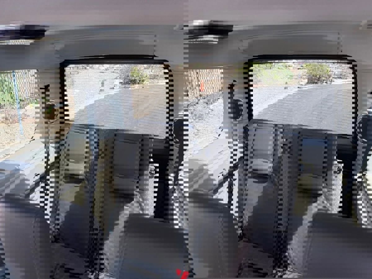 Used 2016 Land Rover LR4 HSE LUX image 22