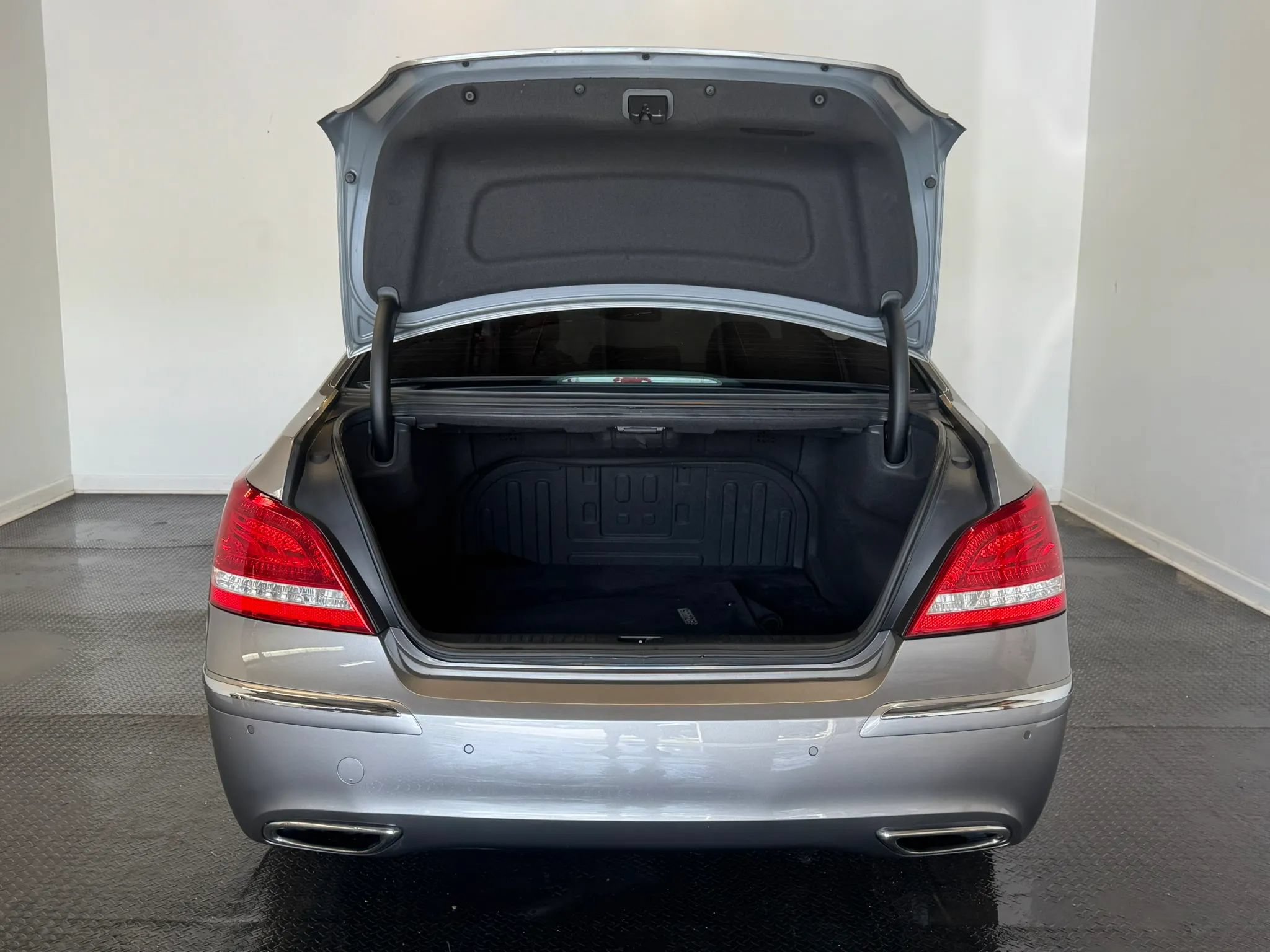 Used 2012 Hyundai Equus Signature RWD image 36