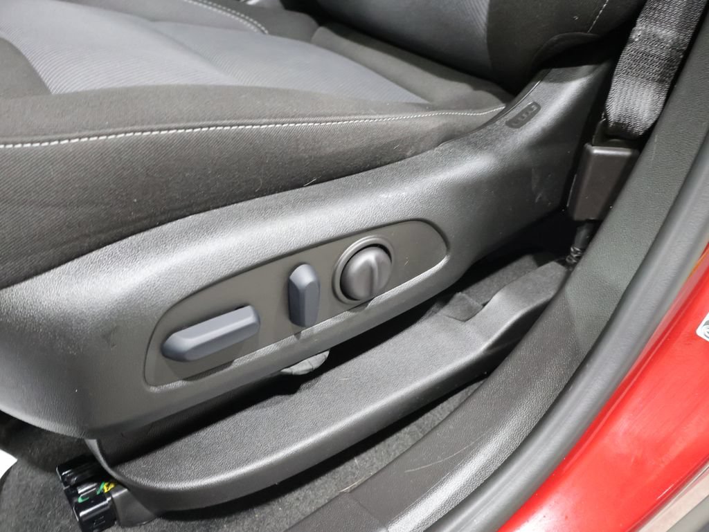 Used 2025 Chevrolet Blazer LT AWD/4WD image 12