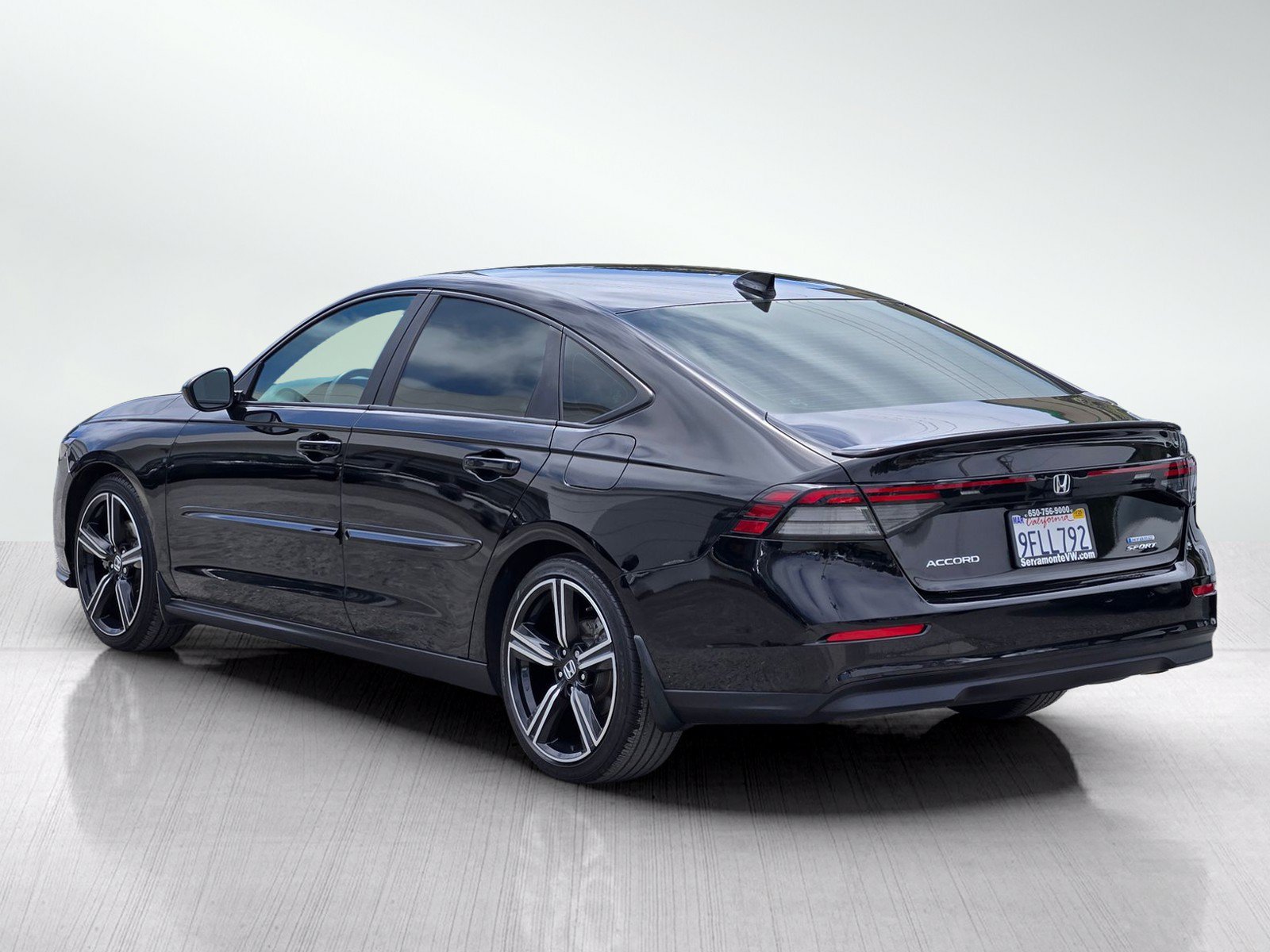 Used 2023 Honda Accord Sport image 6