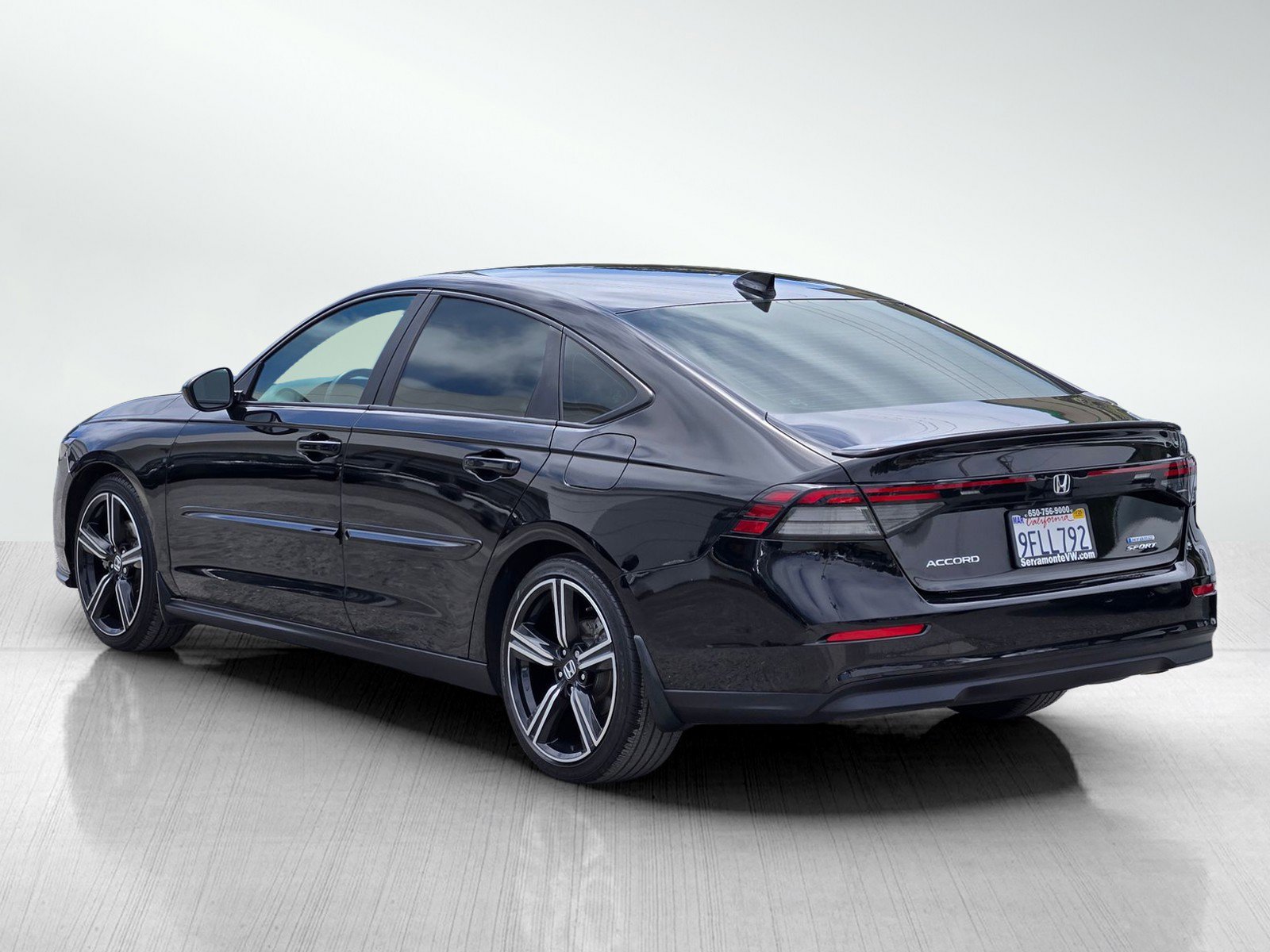Used 2023 Honda Accord Sport image 6