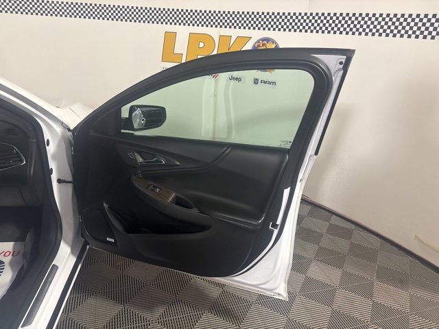 Used 2020 Chevrolet Malibu Premier image 14