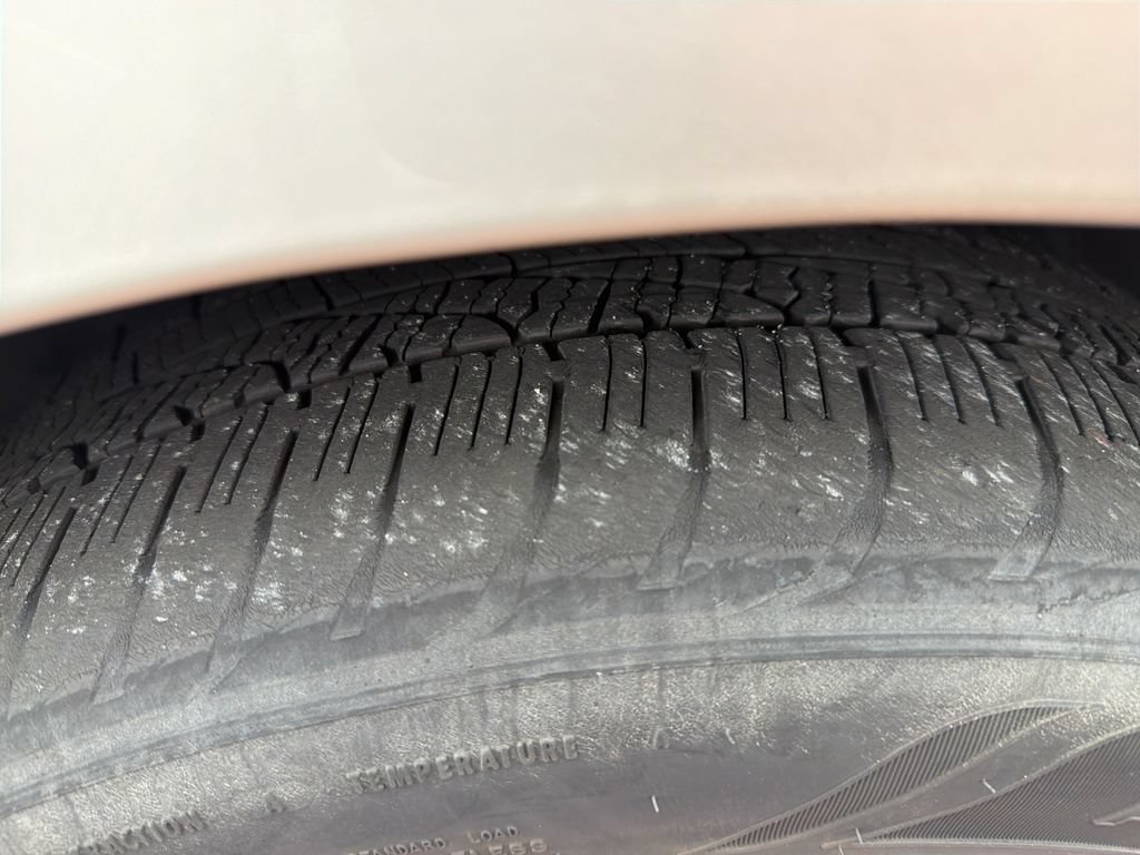 Used 2013 Buick LaCrosse Leather FWD image 24