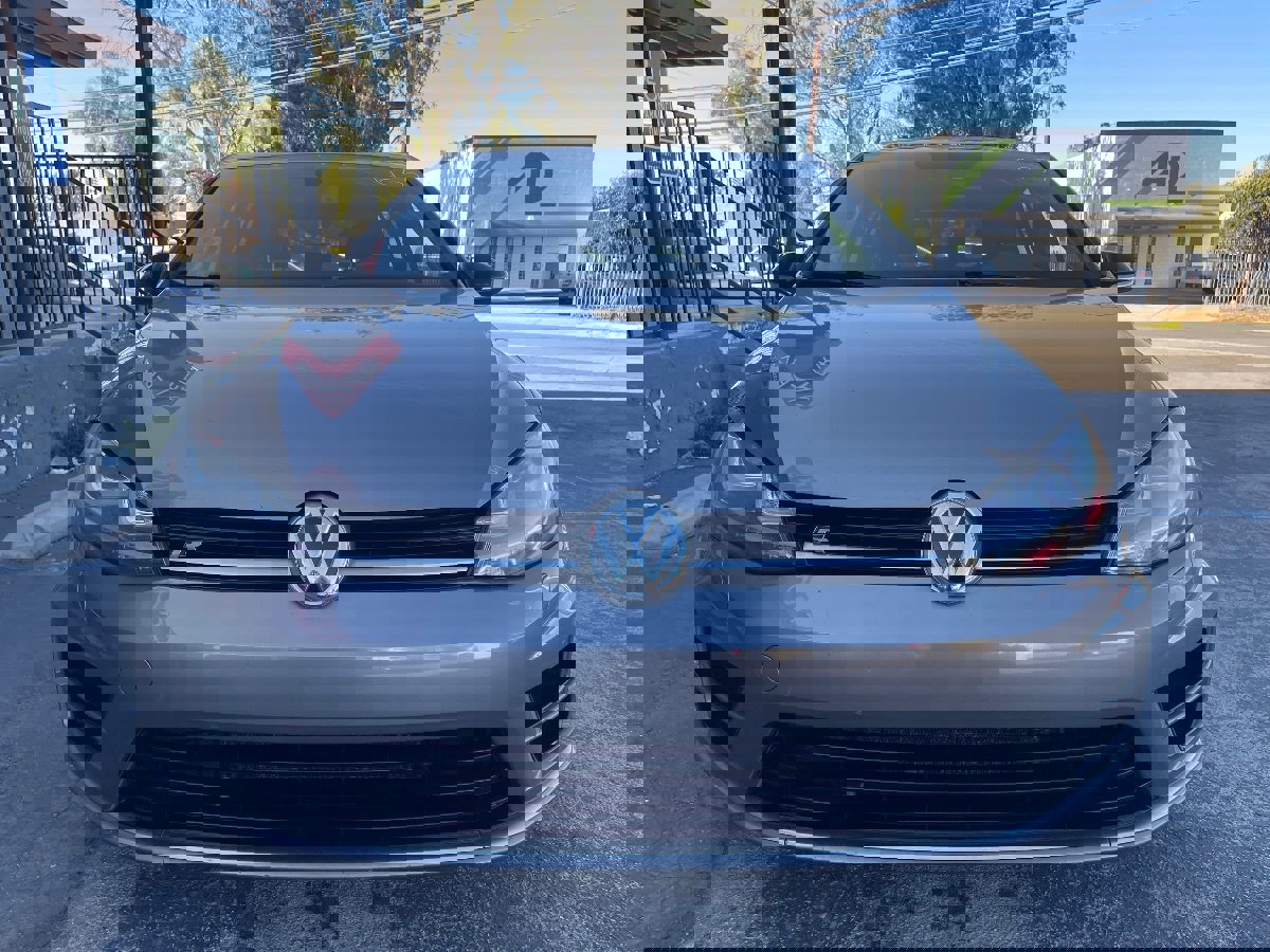 Used 2016 Volkswagen Golf R 4-Door image 2