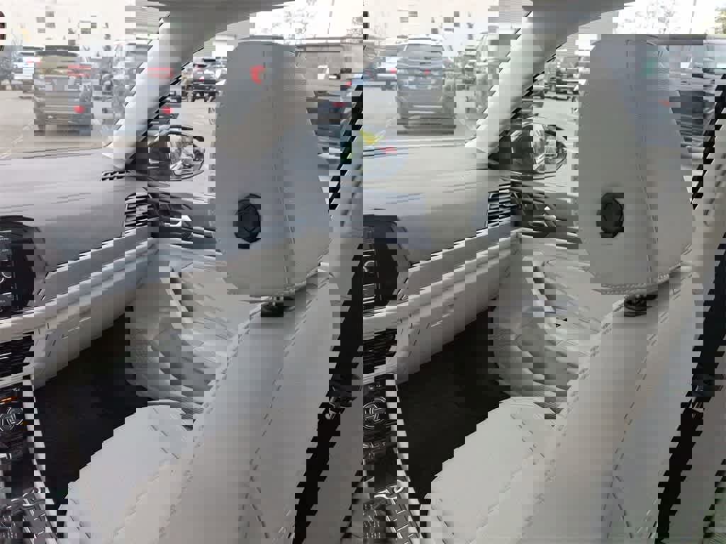 Used 2023 Volkswagen Jetta SE image 11