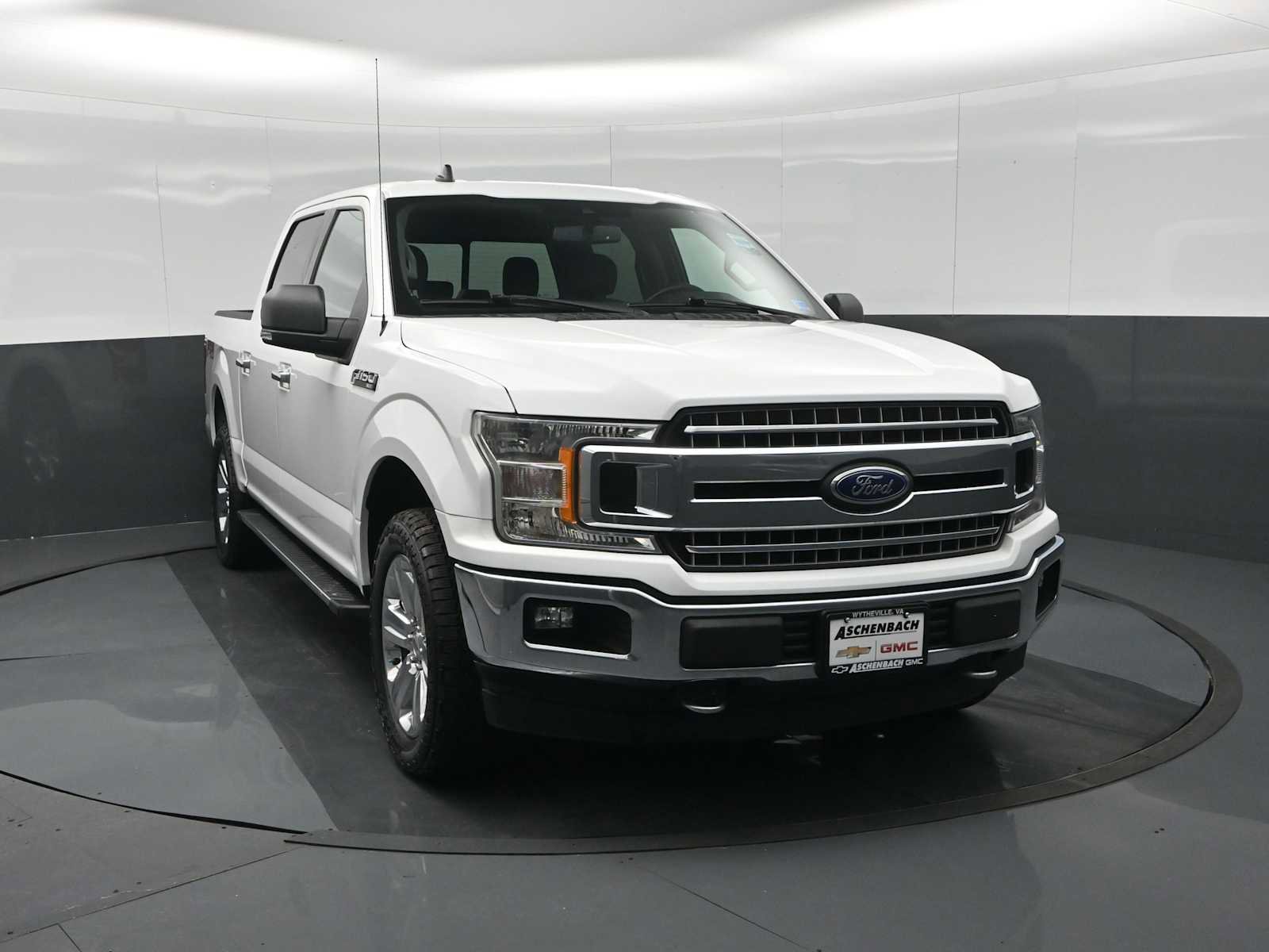 Used 2019 Ford F150 XLT w/ Equipment Group 302A Luxury AWD/4WD image 3