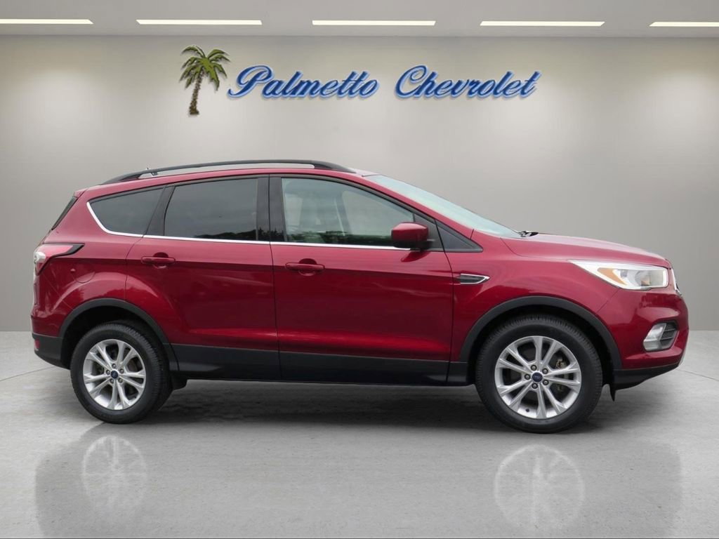 Used 2018 Ford Escape SE w/ SE Sync 3 Package FWD image 2