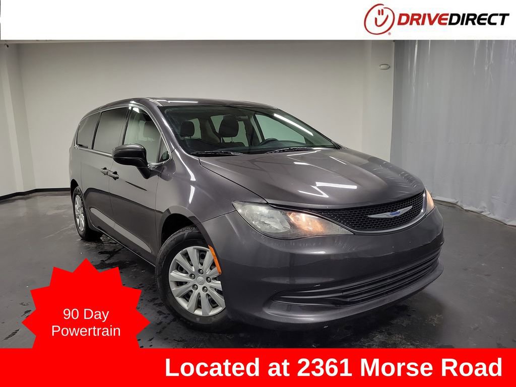 Used 2020 Chrysler Voyager L image 1