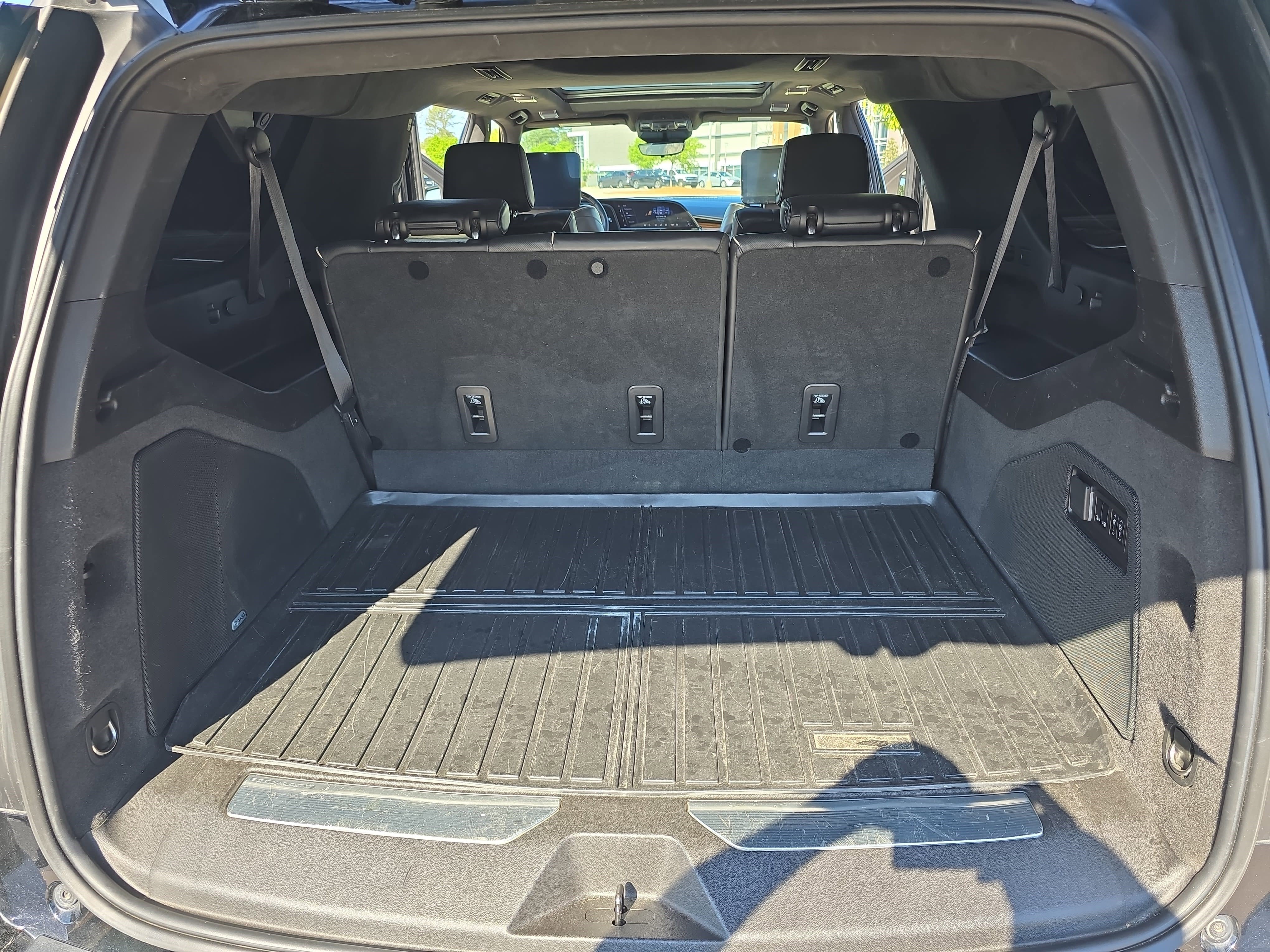 Used 2021 Cadillac Escalade ESV Sport Platinum w/ Heavy-Duty Trailer Package AWD/4WD image 14