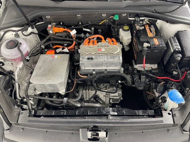 Used 2019 Volkswagen e-Golf SE w/ Driver Assistance Package image 20