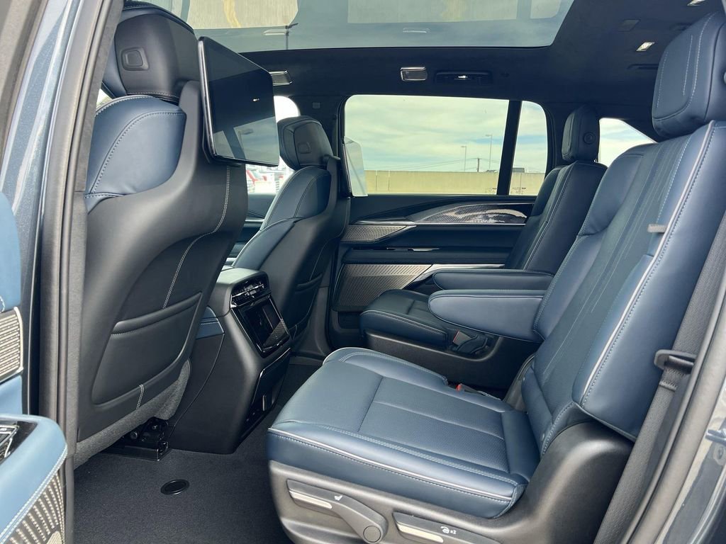 New 2025 Cadillac Escalade IQ Luxury 2 AWD/4WD image 28