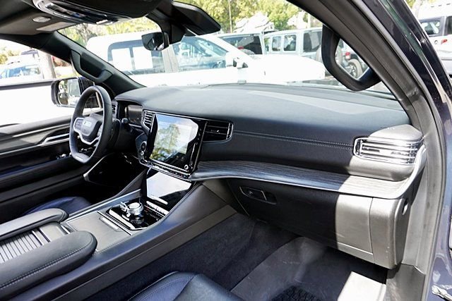 Used 2023 Jeep Wagoneer Series II w/ Premium Group I image 10
