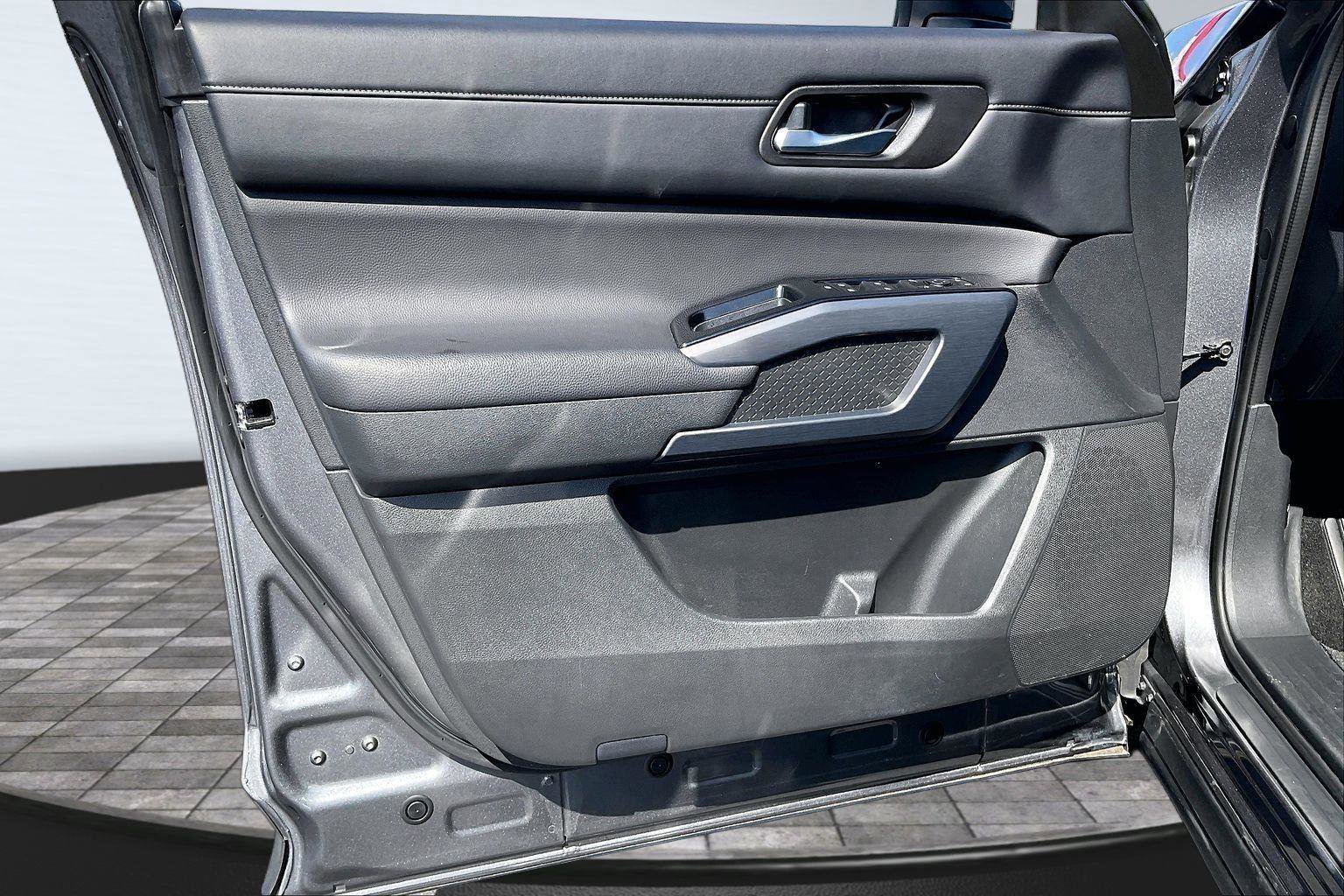 Certified 2024 Nissan Pathfinder SL w/ SL Premium Package image 24