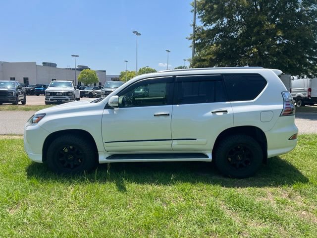 Used 2017 Lexus GX 460 Premium w/ Premium Package AWD/4WD image 2
