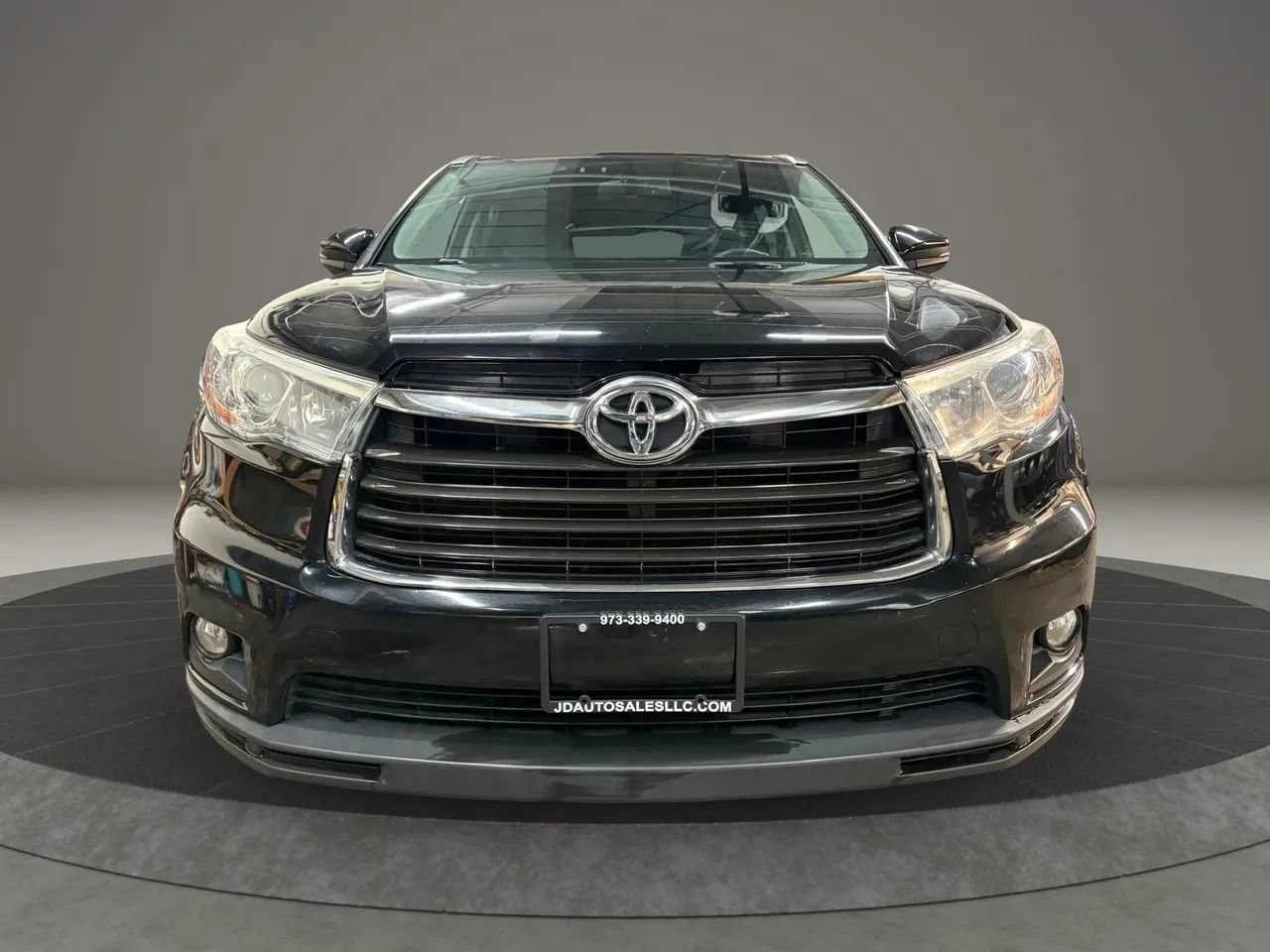 Used 2015 Toyota Highlander XLE image 3