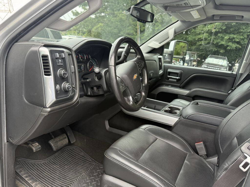 Used 2015 Chevrolet Silverado 2500 LTZ w/ Duramax Plus Package AWD/4WD image 12