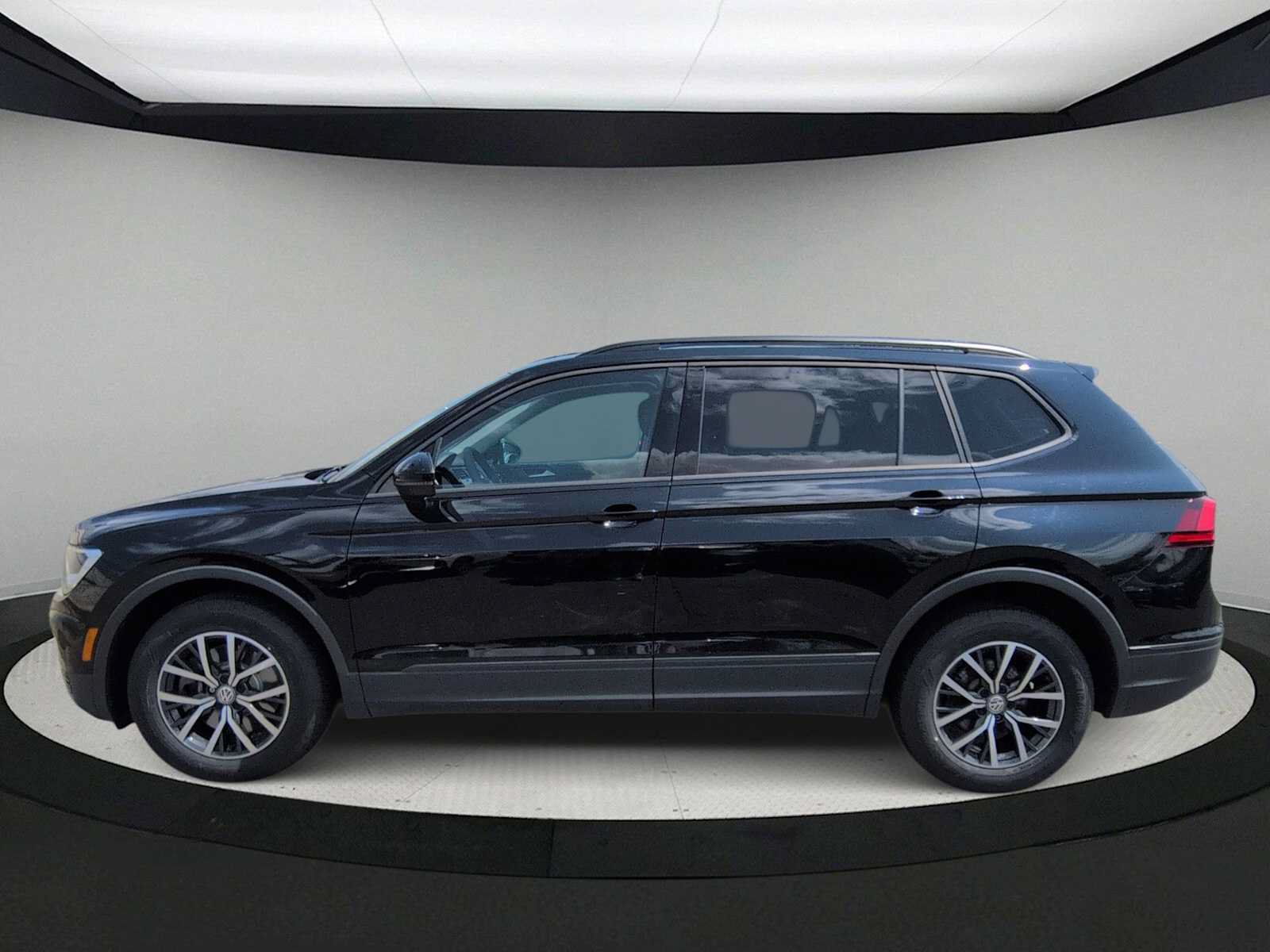 Used 2021 Volkswagen Tiguan S FWD image 5