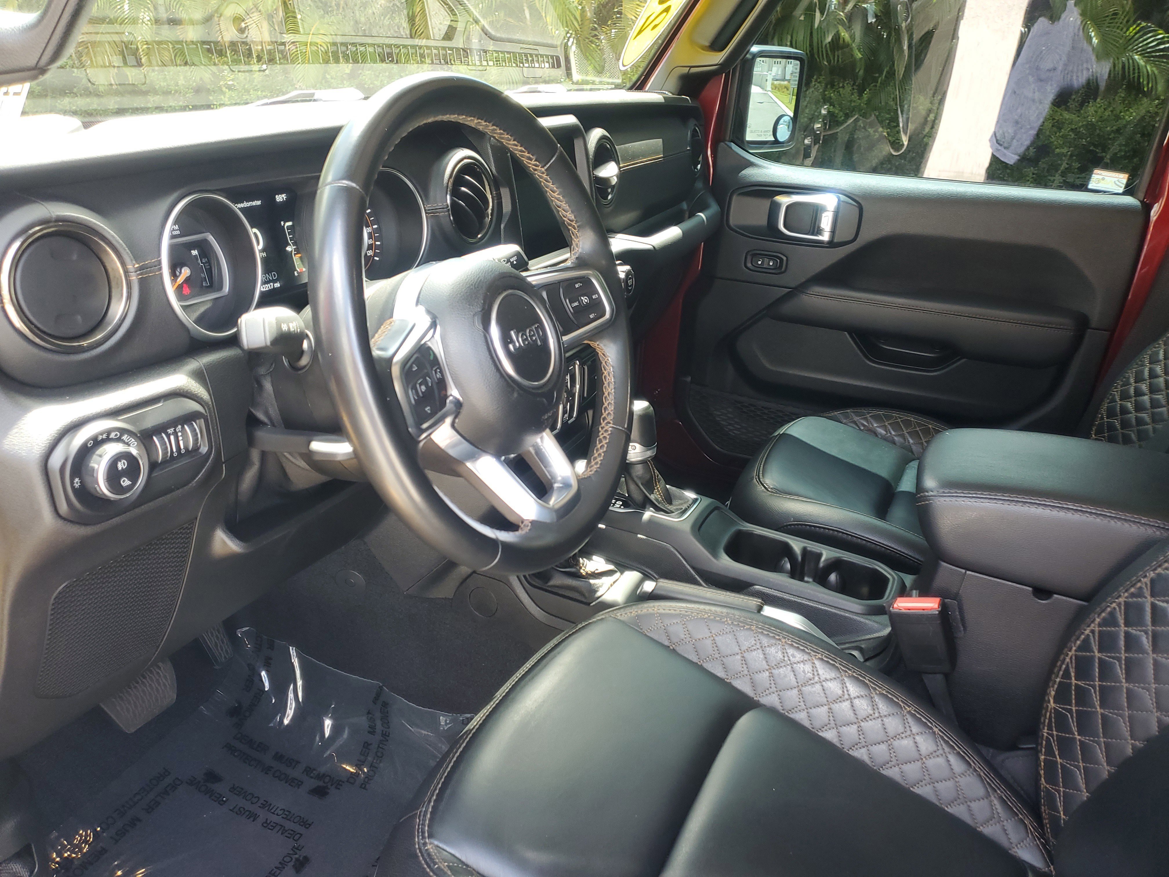 Used 2021 Jeep Gladiator Overland AWD/4WD image 14