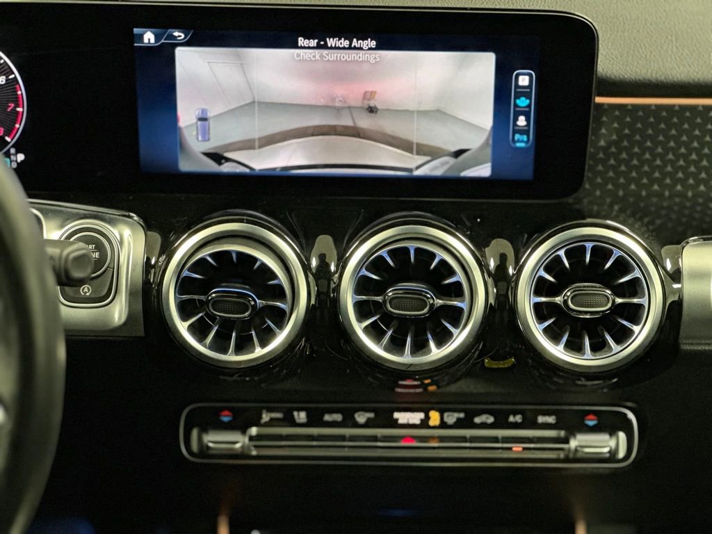 Used 2025 Mercedes-Benz GLB 250 image 6