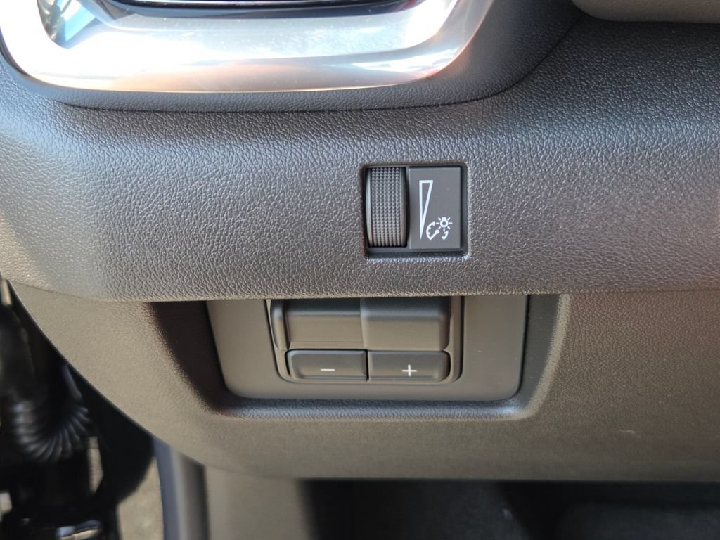 New 2026 GMC Canyon Elevation w/ Convenience Package RWD image 28