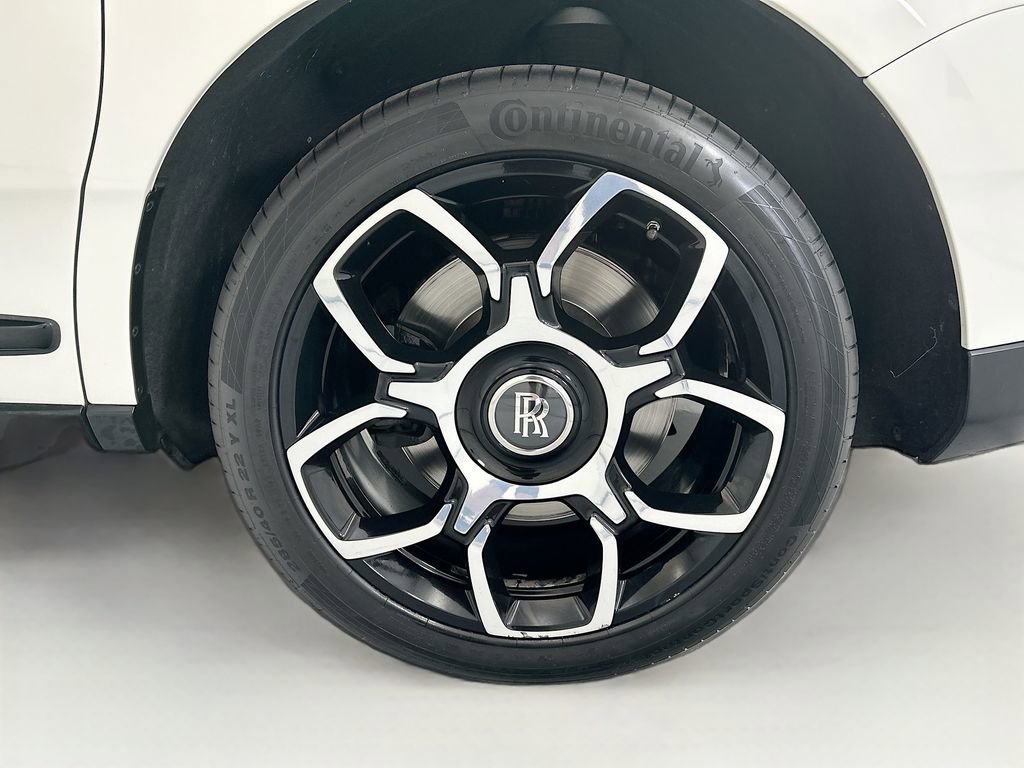 Used 2021 Rolls-Royce Cullinan Black Badge AWD/4WD image 30