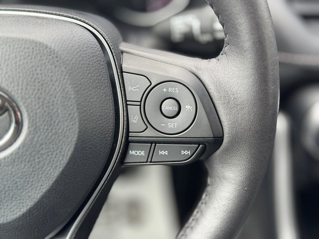 Certified 2025 Toyota RAV4 XLE image 32