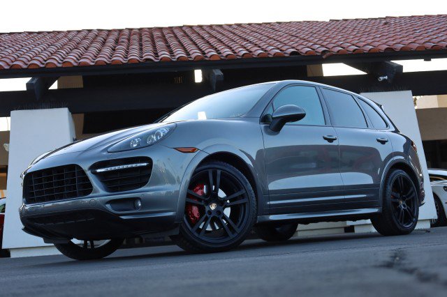 Used 2014 Porsche Cayenne GTS AWD/4WD image 3