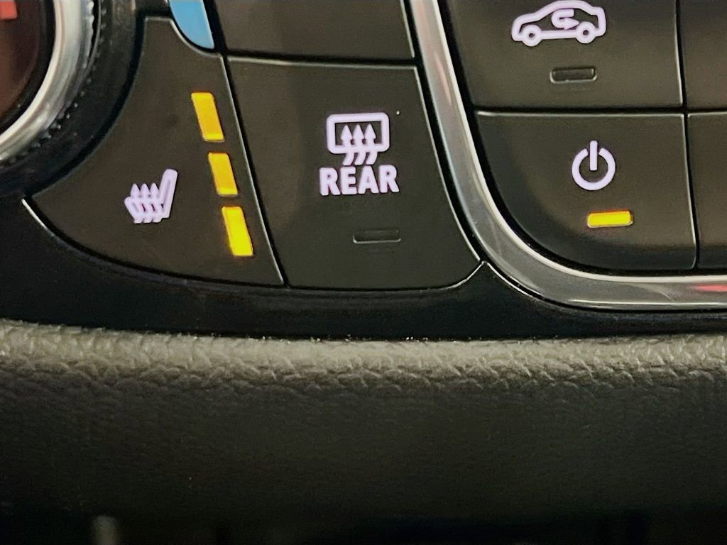 Used 2022 Chevrolet Equinox Premier image 19