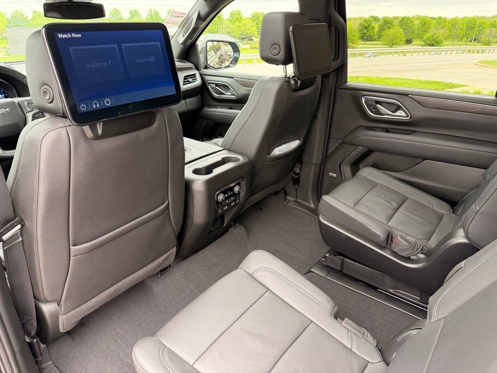 Used 2024 Chevrolet Suburban Z71 w/ Off-Road Capability Package AWD/4WD image 3