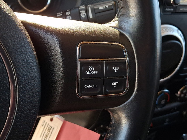 Used 2015 Jeep Wrangler Unlimited Sahara w/ Connectivity Group AWD/4WD image 7