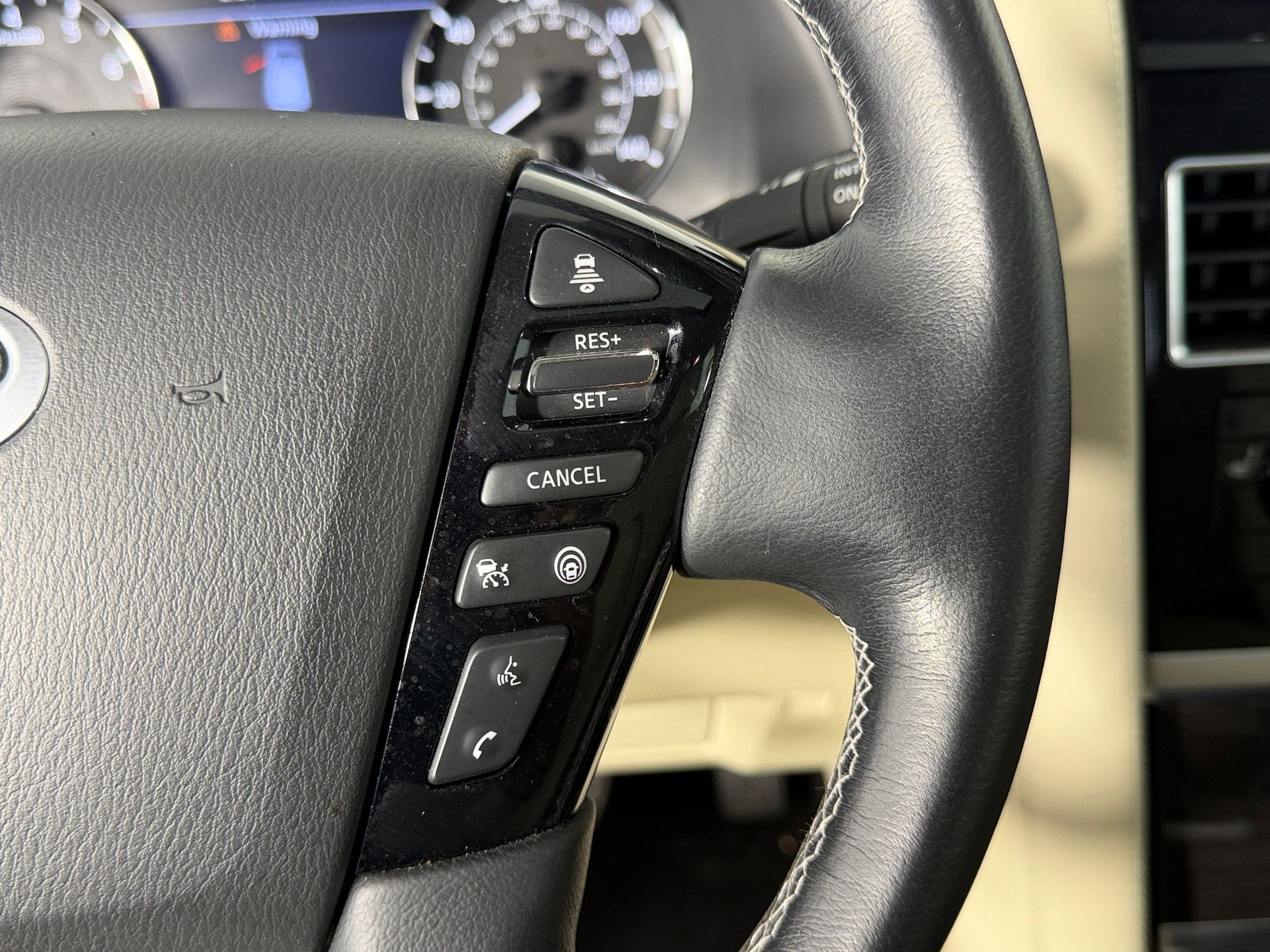 Used 2022 INFINITI QX80 Luxe w/ Cargo Package AWD/4WD image 29