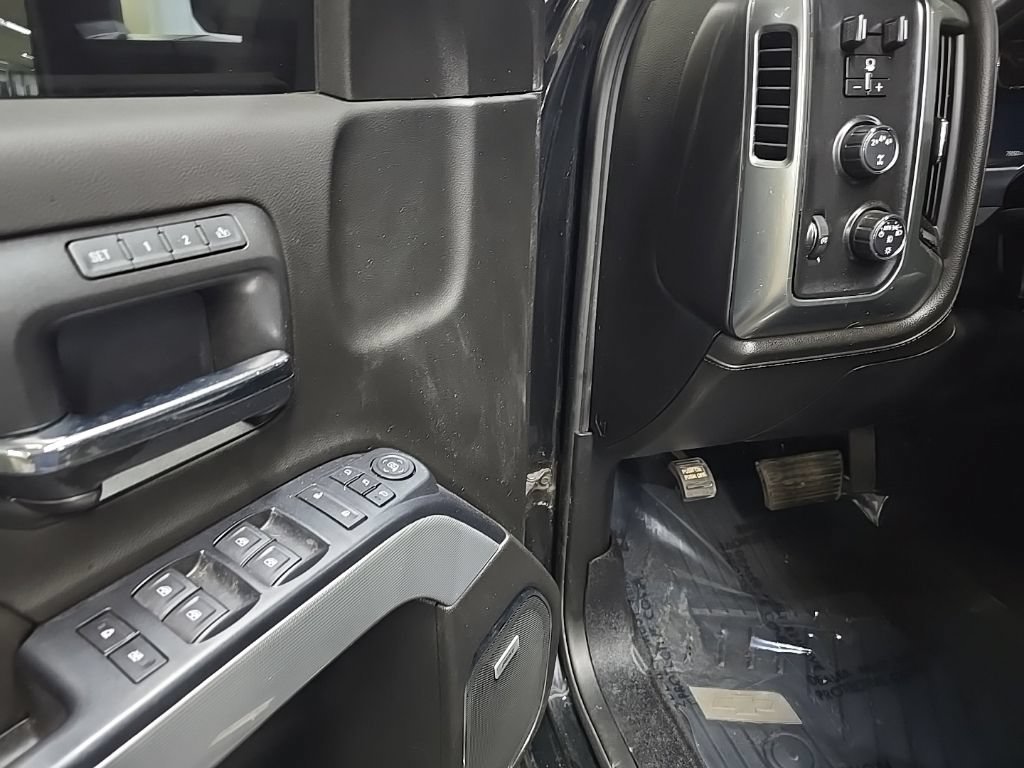 Used 2019 Chevrolet Silverado 2500 LTZ w/ Midnight Edition AWD/4WD image 28