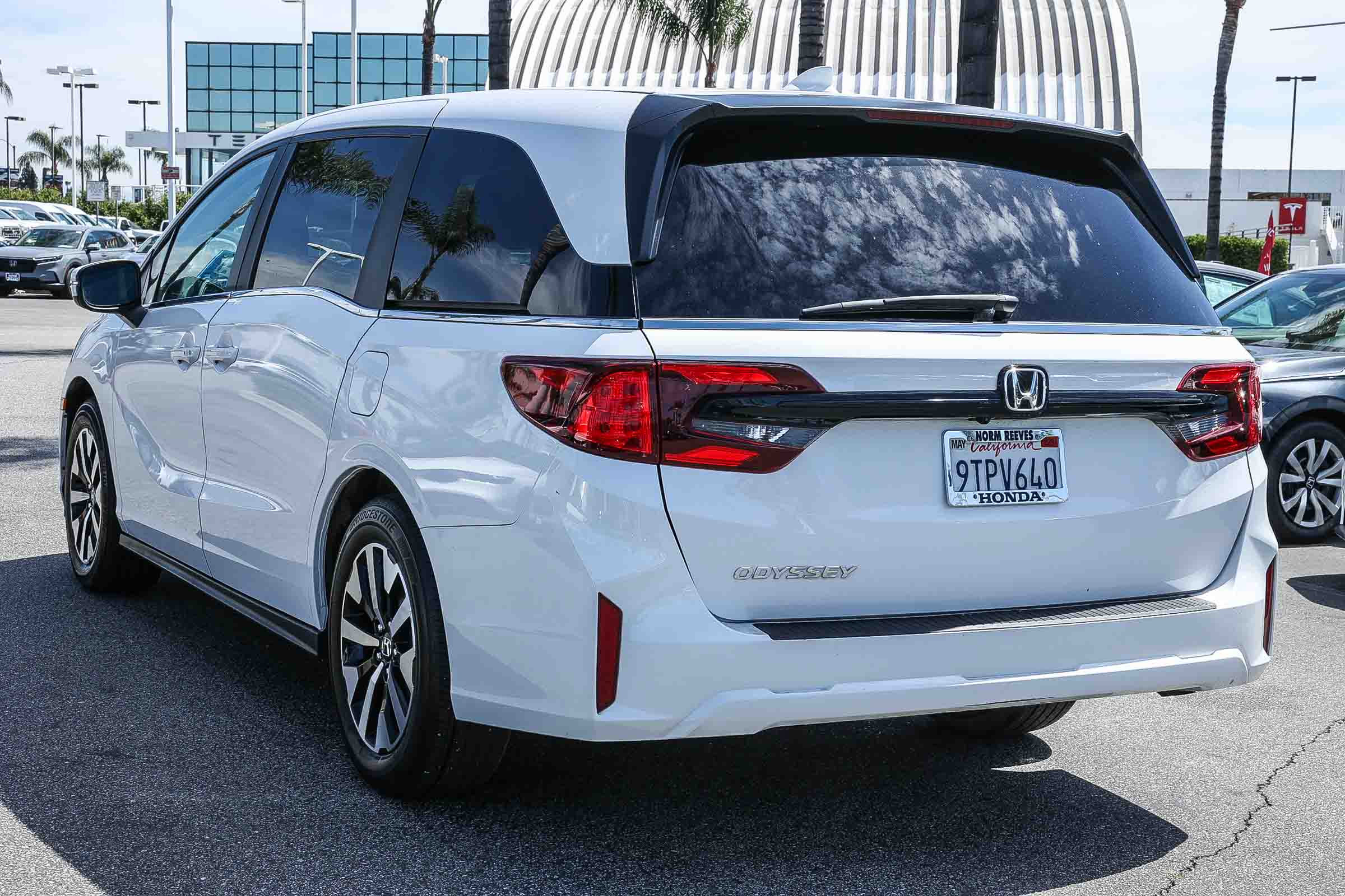 Used 2025 Honda Odyssey EX-L image 4