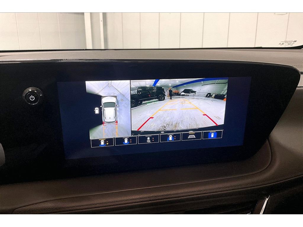 Used 2024 Buick Encore GX Avenir w/ Avenir Technology Package AWD/4WD image 23