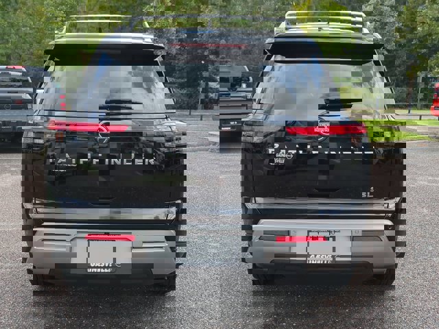 Used 2024 Nissan Pathfinder SL image 5