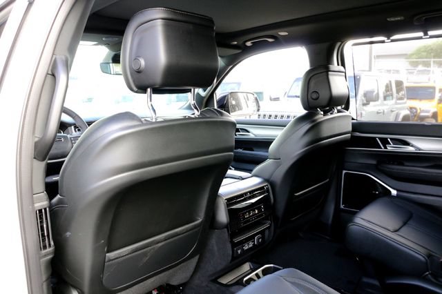 New 2026 Jeep Grand Wagoneer Limited AWD/4WD image 17