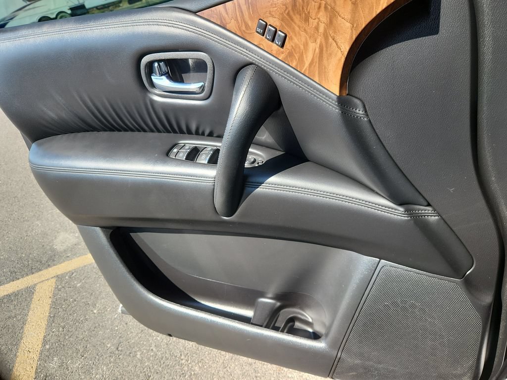 Used 2022 Nissan Armada SL w/ Captain's Chairs Package AWD/4WD image 9