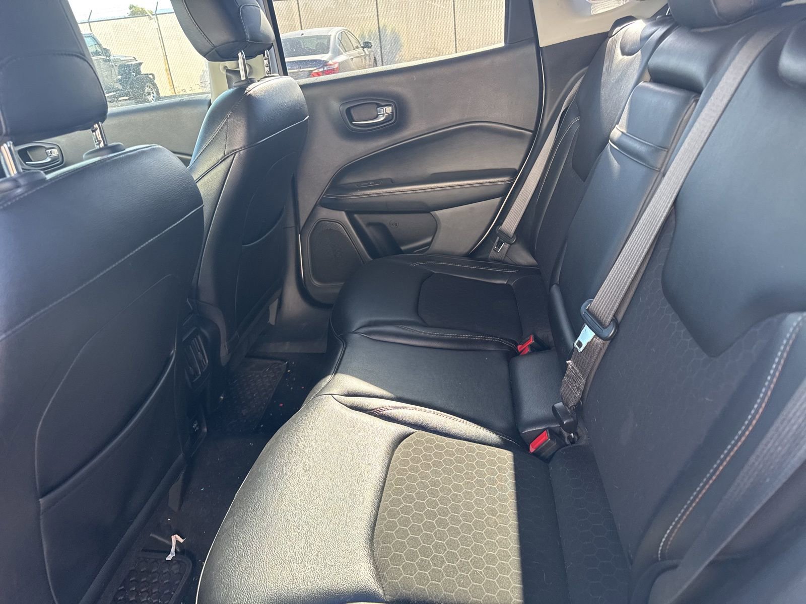 Used 2018 Jeep Compass Latitude w/ Popular Equipment Group AWD/4WD image 8