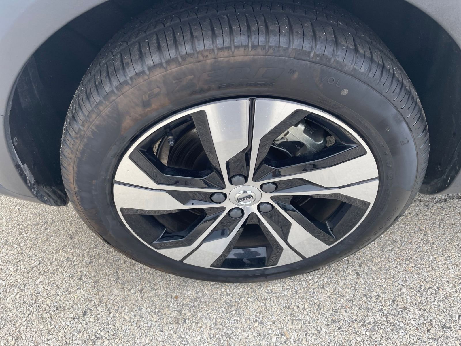 Used 2025 Volvo V60 B5 Cross Country Plus image 29