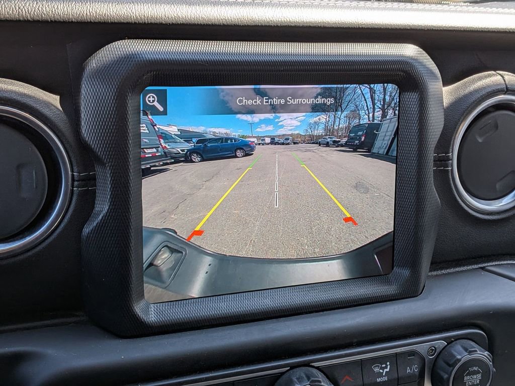 Used 2020 Jeep Gladiator Overland AWD/4WD image 18