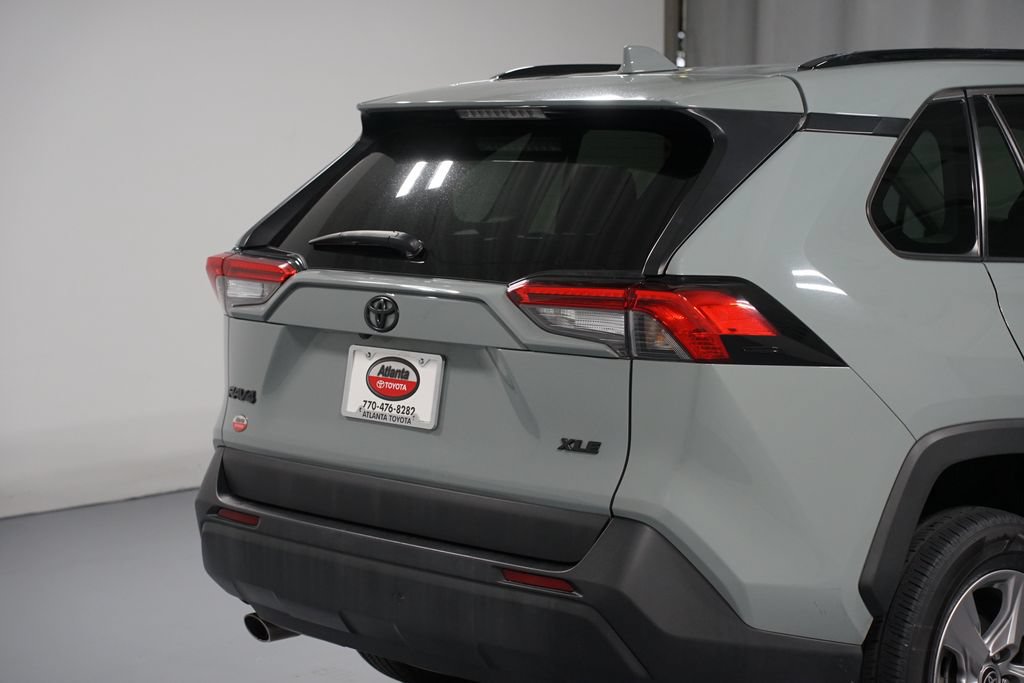 Used 2022 Toyota RAV4 XLE w/ Convenience Package FWD image 9