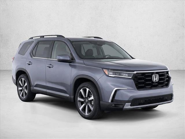 Used 2024 Honda Pilot Touring image 3